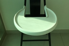 Selling: High chair 