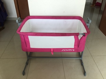 Selling: Juniors bedside crib