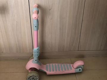 Selling: Kids scooter 