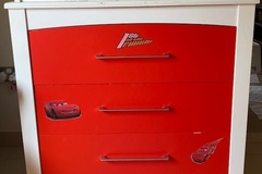 Selling: Kids changing table/dresser