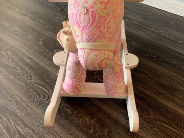 Selling: Rocking horse 