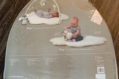 Selling: Mamas & Papas mat