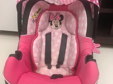 Selling: Car seat 