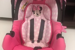 Selling: Car seat 