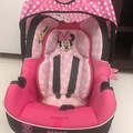 Selling: Car seat 