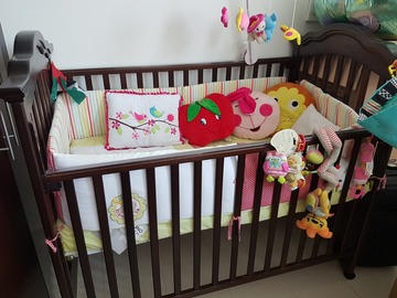 Selling: Brand new Baby cot never used with bedding set 