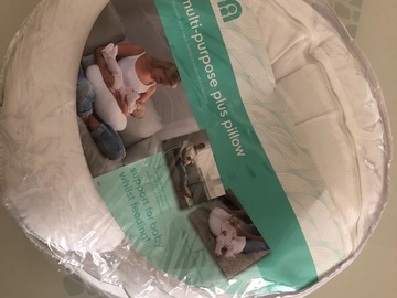 Selling: Mothercare breastfeeding pillow 