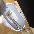 Selling: Bath tub with stand 