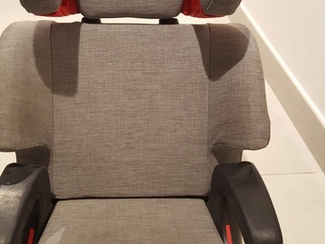 Selling: CLEK car seat