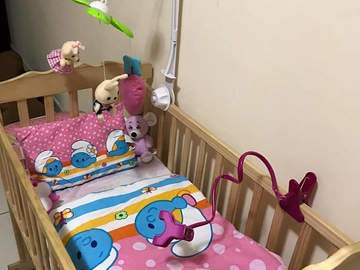 Selling: Baby bed and swing 