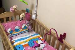 Selling: Baby bed and swing 