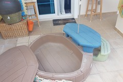 Selling: Sand/water pit