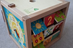 Selling: Learning Cube for Toddlers
