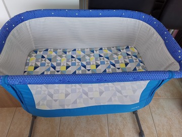 Selling: Juniors next to me baby crib