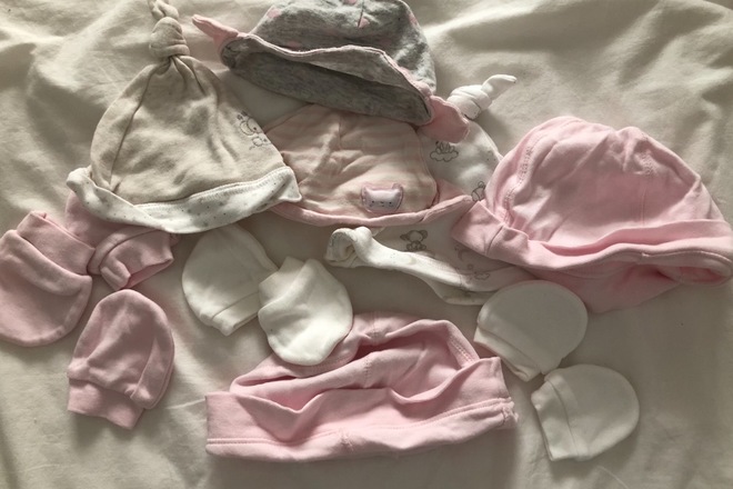 Bodysuits, hats, bibs, socks and underwear 