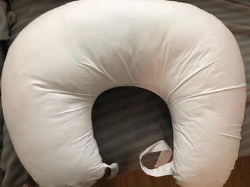 Selling: Nursing Pillow