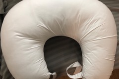 Selling: Nursing Pillow