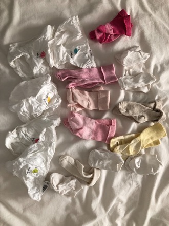 Bodysuits, hats, bibs, socks and underwear 
