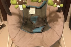 Selling: Bouncing chair 