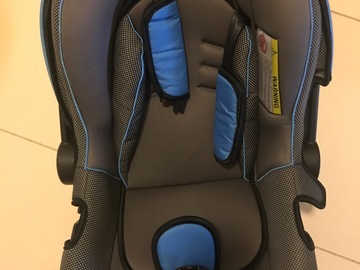 Selling: Car seat 