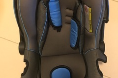 Selling: Car seat 
