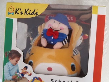 Selling: School Bus with Finger Puppets as Pupils