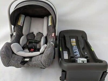 Selling: CarSeat