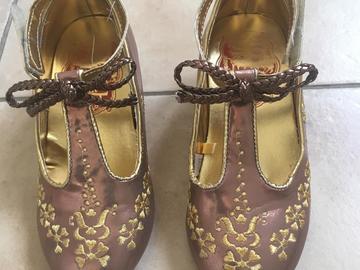 Selling: Disney shoes for girls