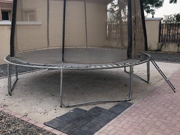 Selling: 12ft Trampoline 