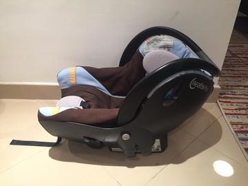Selling: Bebeconfort infant carseat