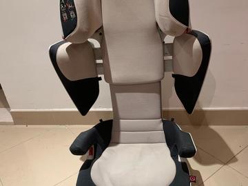 Selling: Concord transformer XT carseat(Up to 12 years)