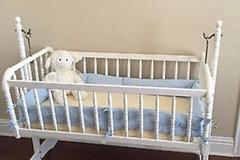 Selling: Vintage Jenny Lind cradle 