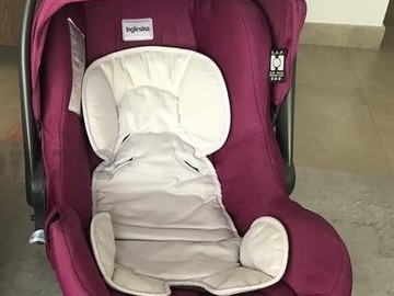 Selling: Inglesina Baby Car Seat with Base (Italian)