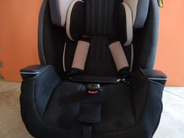 Selling: Graco Car Seat