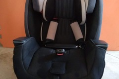 Selling: Graco Car Seat