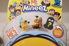 Selling: 3 Small Minion Characters (secret one inside)