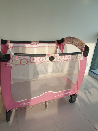 graco playpen with bassinet and changing table