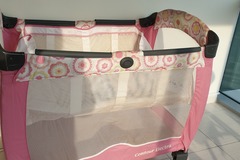 Selling: Graco Pack & Play playpen/crib with changing table - PRICED TO G 