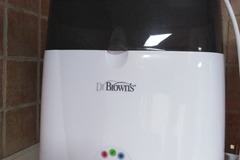 Selling: Baby bottle steriliser