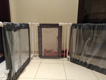 Selling: Baby gate 