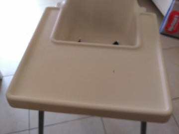 Selling: High chair 