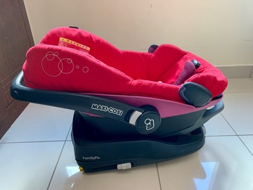 Selling: family fix base & maxi cosi car seat