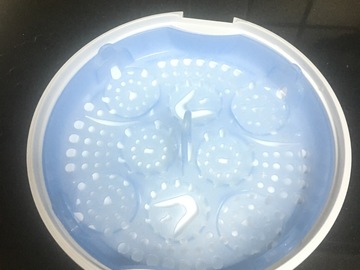 Selling: avent bottle sterilizer