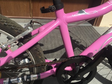 Selling: Beautiful Mongoose girl’s bike