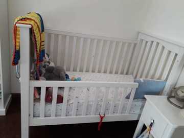 Selling: Pottery Barn 4in1 convertible crib