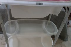Selling: Changing table+bath tub
