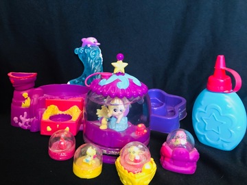 Selling: Glitzing Globes Mega Dome Treasure Toy set 