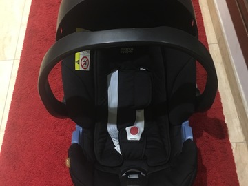 Selling: Mamas and papas car seat