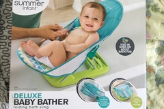 Selling: Baby bather