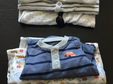 Selling: 0-12 month clothes 
